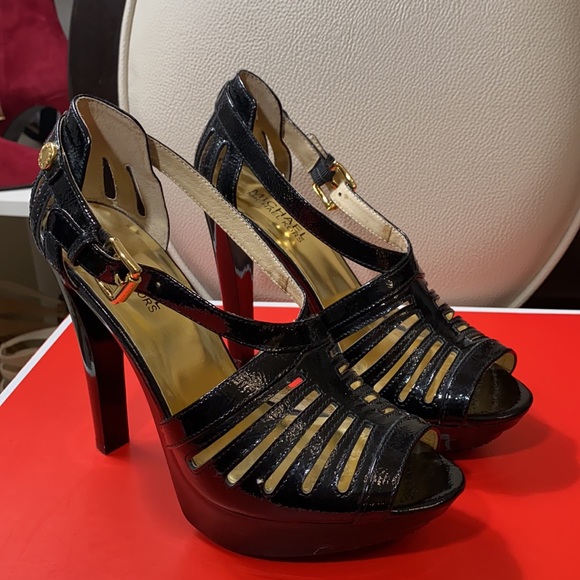 Michael Kors High Heel Shoe brand new tried on not used. - Picture 5 of 13